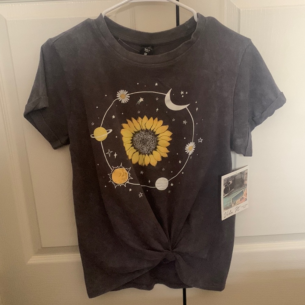 flower/moon tee